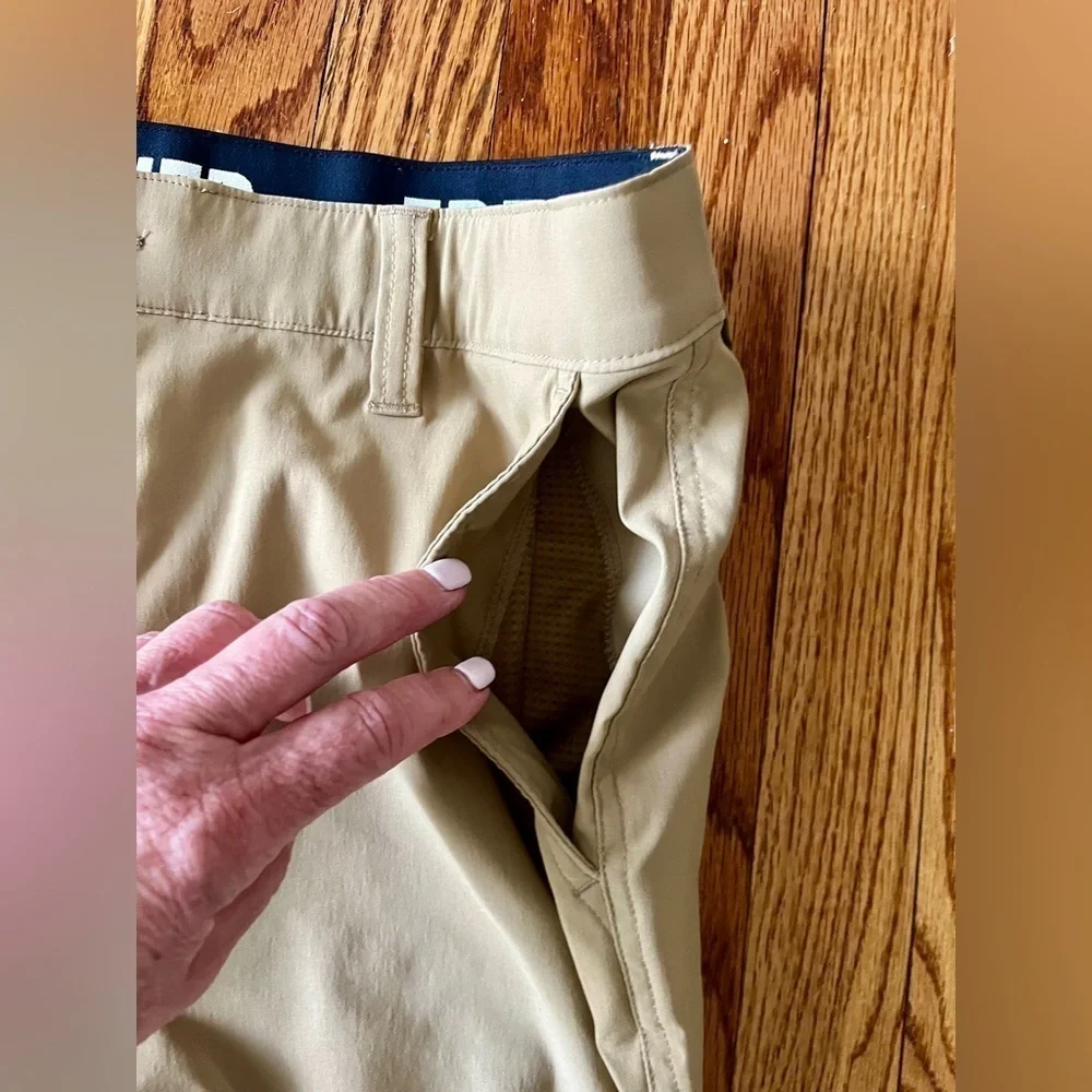 Eddie Bauer Rainier Tech pant - 36x30 - khaki. EUC